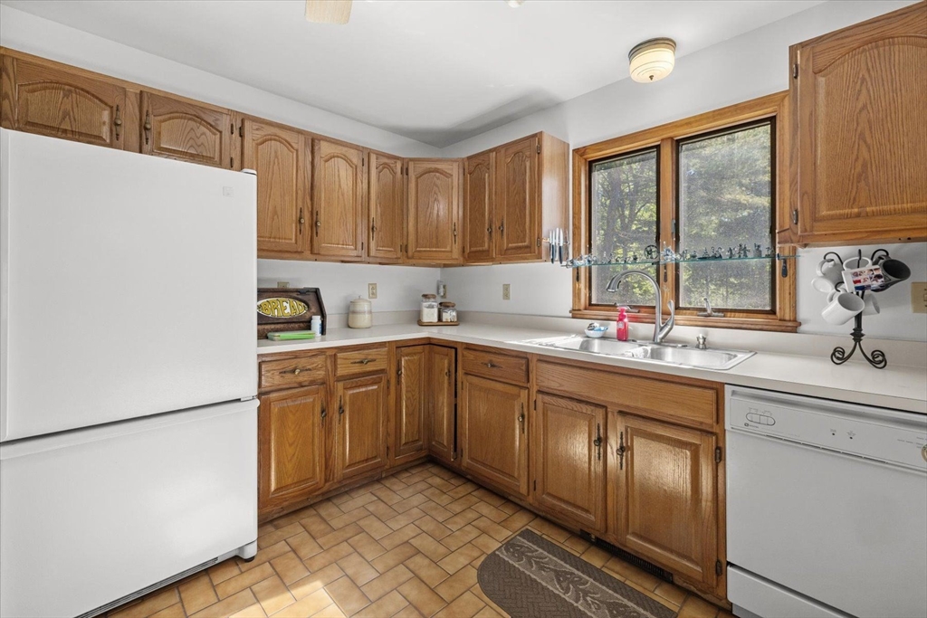110 B High Street Upton, MA 01568 - Photo 14 of 40