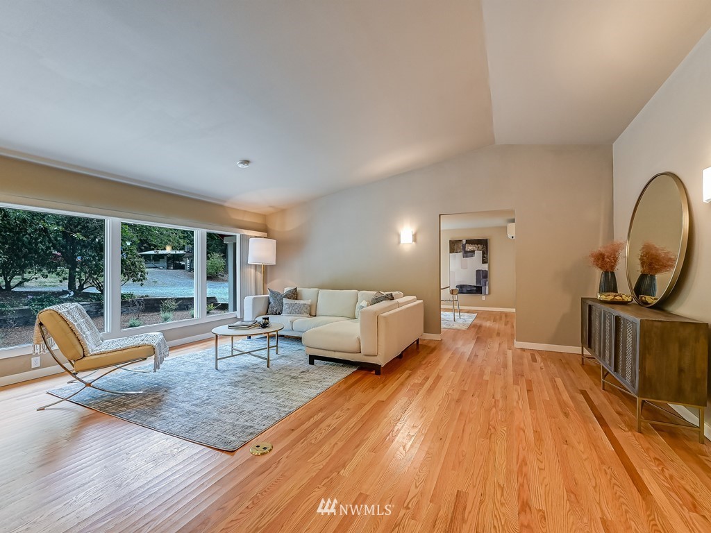 14525 Tiger Mountain Road Southeast Issaquah, WA 98027 - Photo 5 of 24 Gallery Image 5