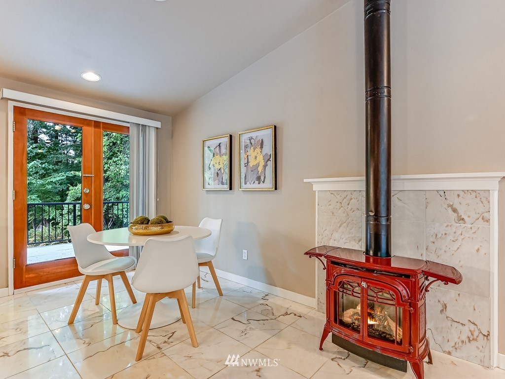 14525 Tiger Mountain Road Southeast Issaquah, WA 98027 - Photo 9 of 24 Gallery Image 9