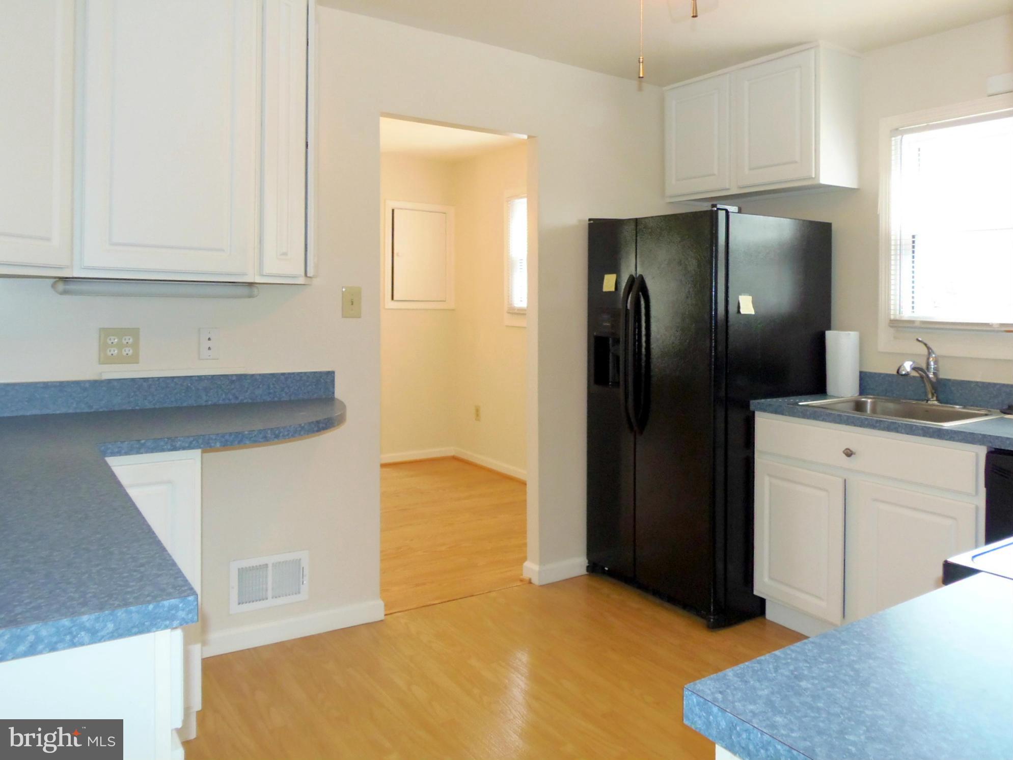 9560 North Laurel Road Laurel, MD 20723 - Photo 11 of 30 Kitchen