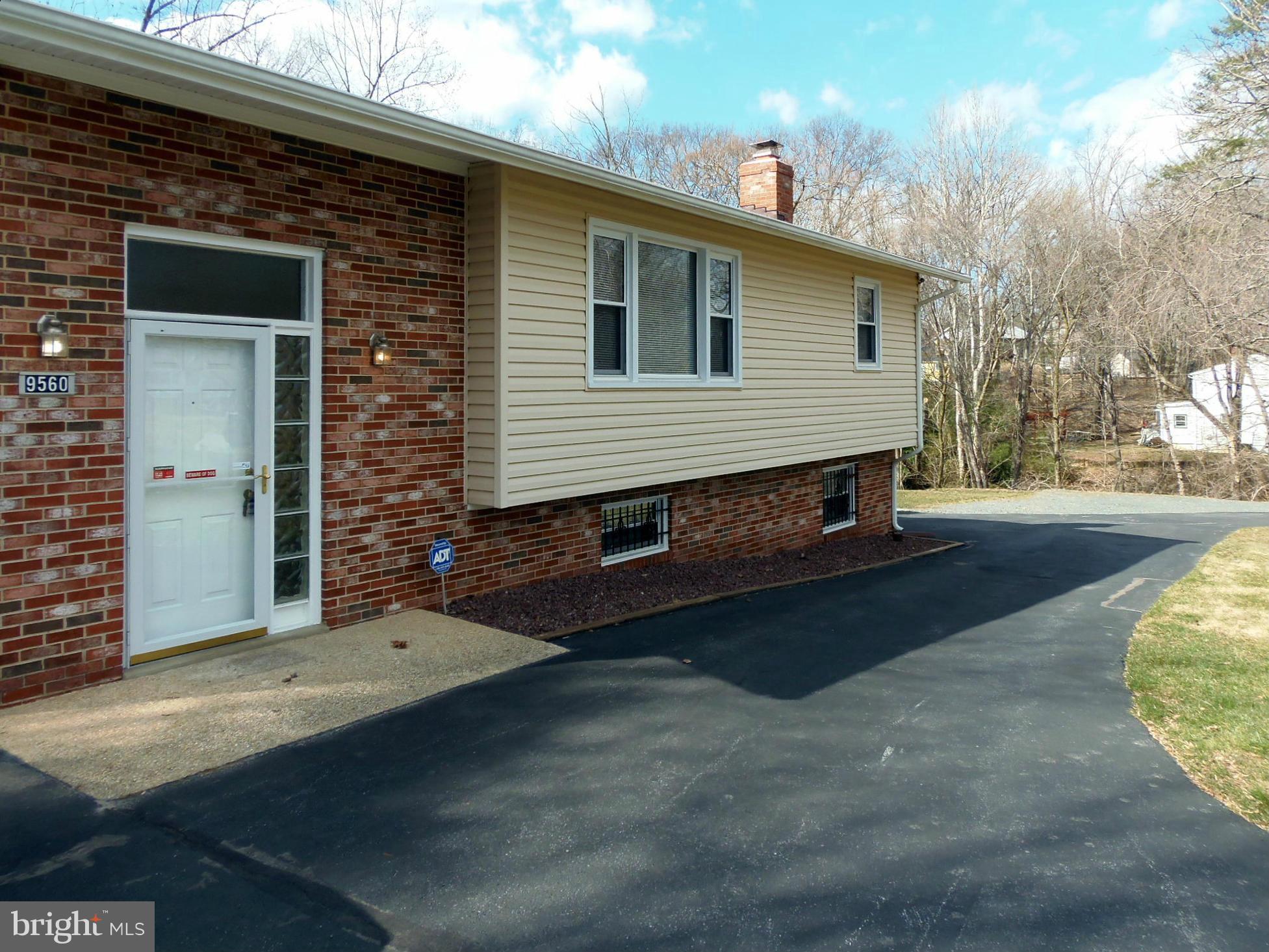 9560 North Laurel Road Laurel, MD 20723 - Photo 3 of 30 Exterior (Front)