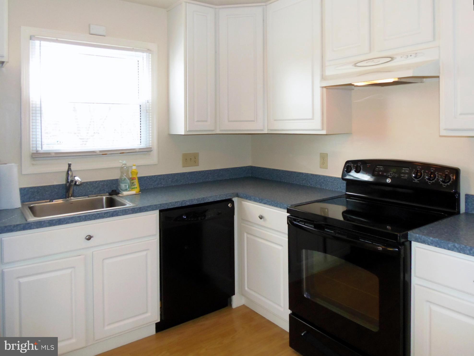 9560 North Laurel Road Laurel, MD 20723 - Photo 10 of 30 Kitchen