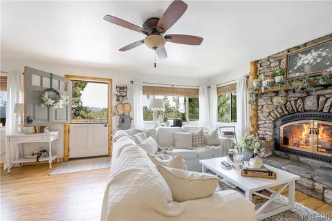 $649,000 | 43315 Shasta Road, Big Bear Lake, CA 92315