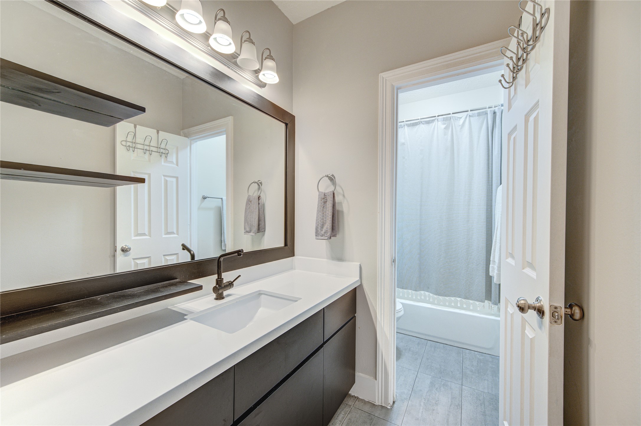 1419 Baldwin Square Lane Houston, TX 77077 - Photo 34 of 45