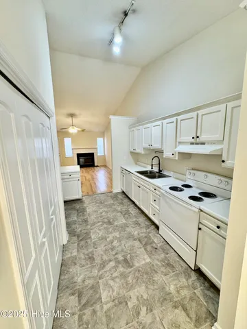 $1,400 | 1701 Tollie Court, Unit B, Greenville, NC 27858