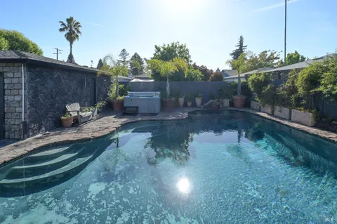 $695,000 | 2111 Humboldt Street, Santa Rosa, CA 95404
