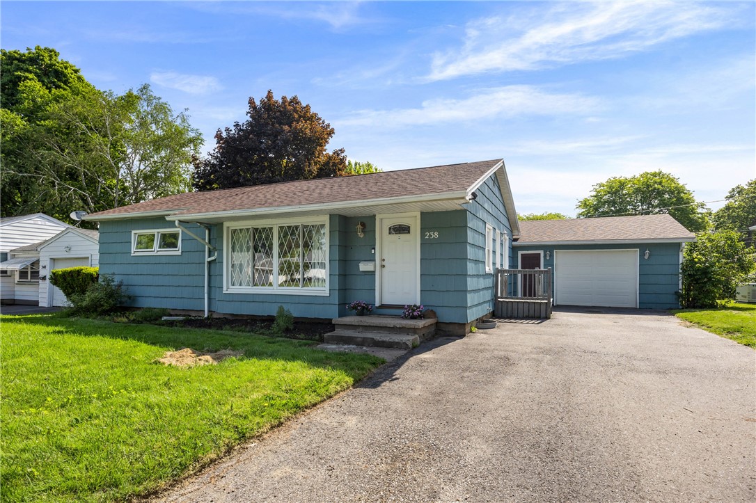 238 Marwood Road Greece, NY 14612 - Photo 4 of 34