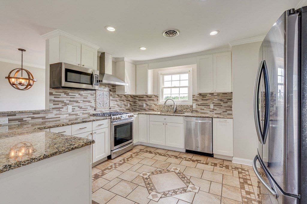 34304 Stagecoach Road Glade Spring, VA 24340 - Photo 10 of 43 Gallery Image 10