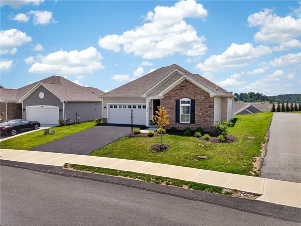 $2,225 | 1001 Courtyard Drive, Finleyville, PA 15332