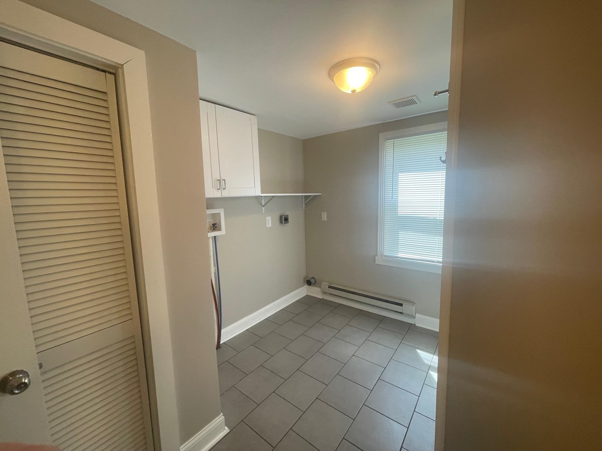 519 Brooke Road Rockford, IL 61109 - Photo 7 of 11 a view of an empty room