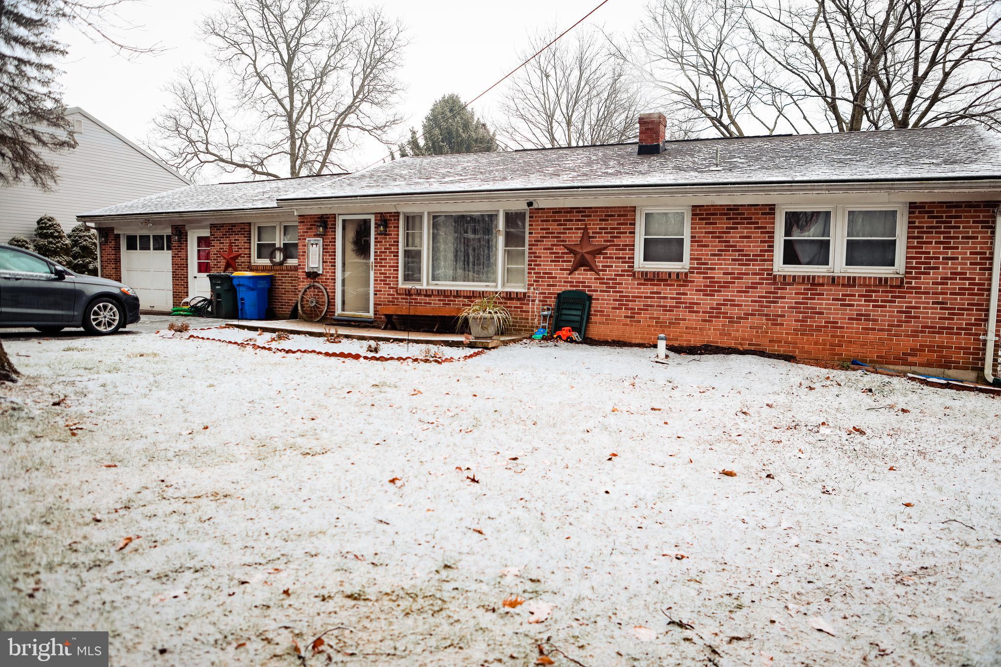 6 Merrin Road York, PA 17402 - Photo 1 of 25 Gallery Image 1