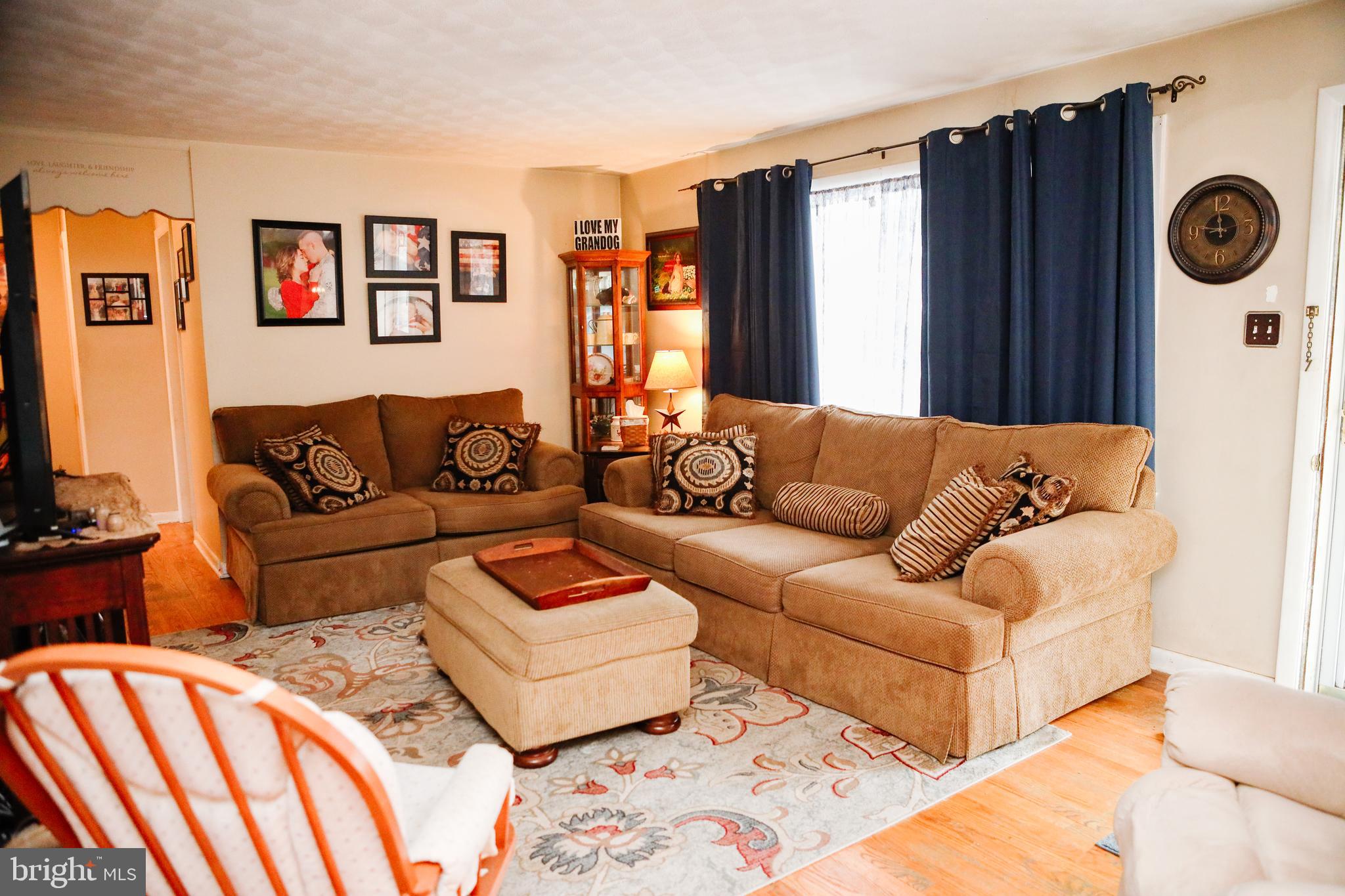 6 Merrin Road York, PA 17402 - Photo 4 of 25 Gallery Image 4