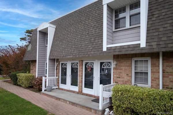 $2,130 | 82 Mainsail Drive, Unit 882, Patchogue, NY 11772