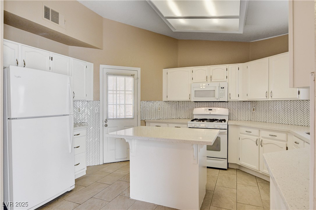 2824 Mayfair Avenue Henderson, NV 89074 - Photo 21 of 46