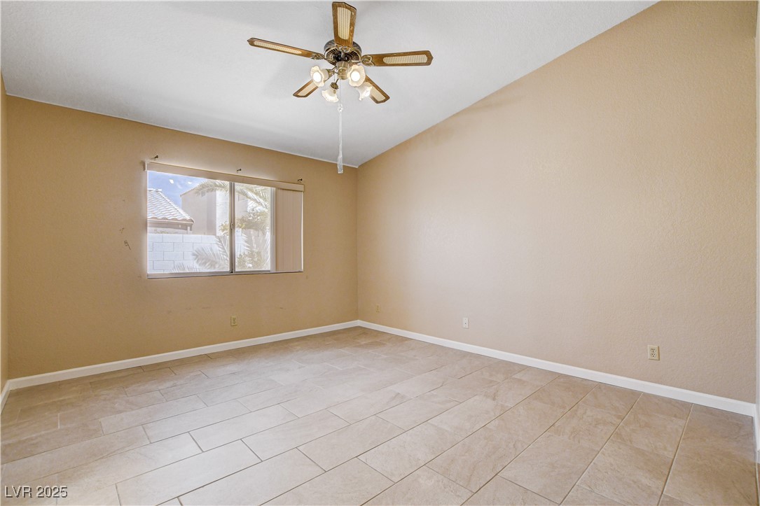 2824 Mayfair Avenue Henderson, NV 89074 - Photo 27 of 46 Vaulte ceiling, light/fan