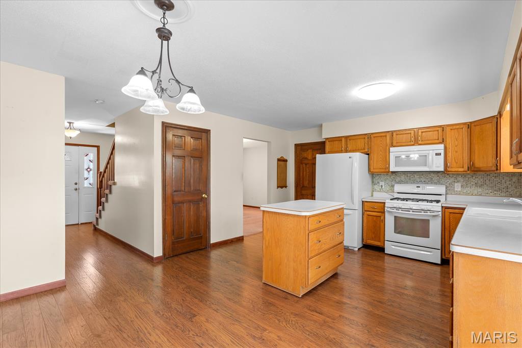 2420 Greenfield Court Belleville, IL 62221 - Photo 6 of 43
