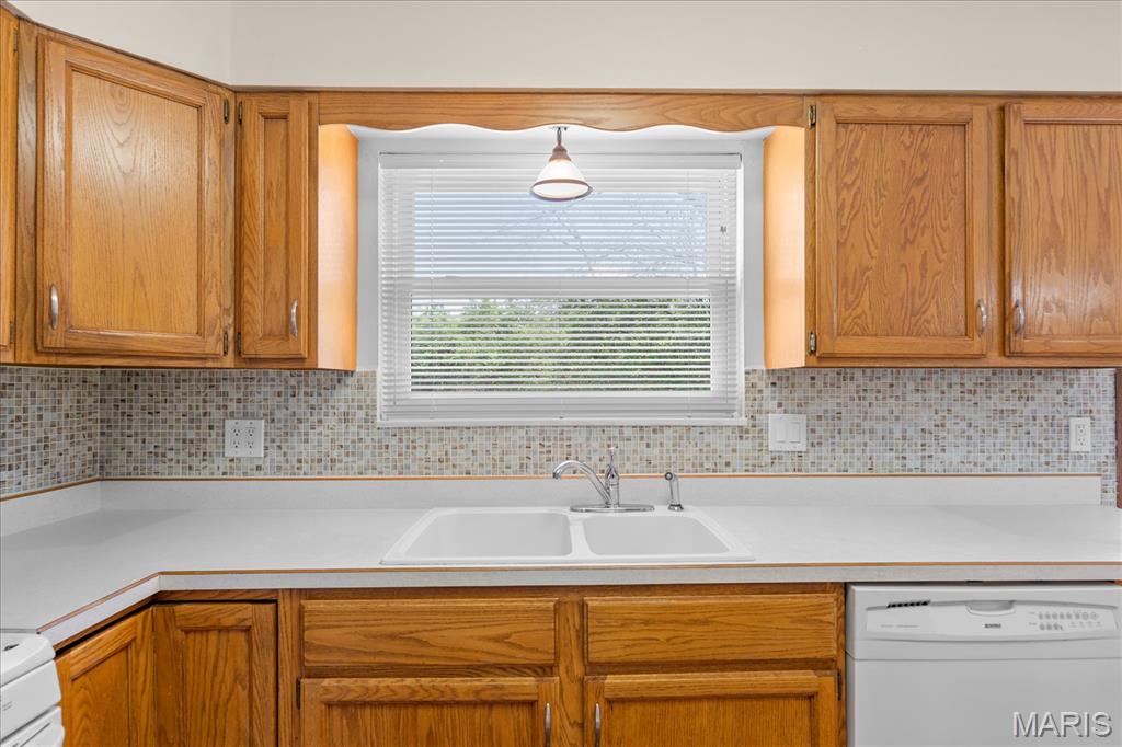 2420 Greenfield Court Belleville, IL 62221 - Photo 8 of 43