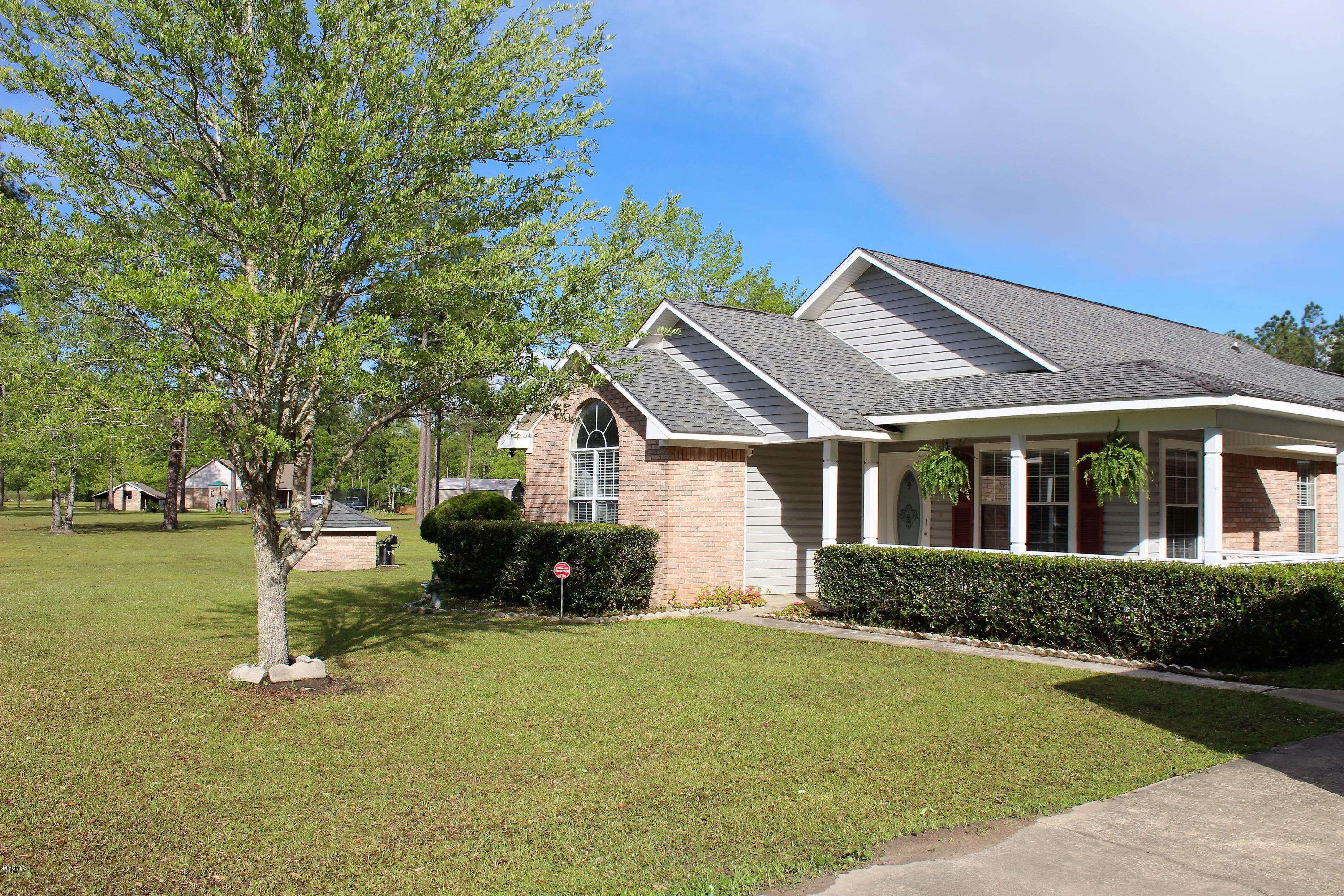 4016 Hurley Wade Road Moss Point, MS 39562 - Photo 2 of 33 IMG_0881