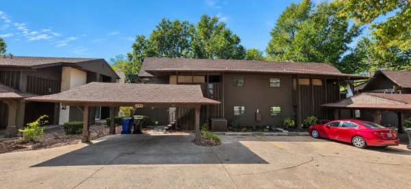 $179,900 | 15919 East 131st Street South, Unit 3, Broken Arrow, OK 74011