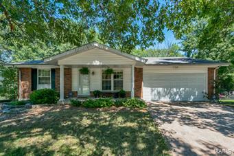 5823 Rabbit Run Drive St. Louis, MO 63129 - Photo 1 of 37 Gallery Image 1