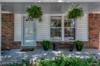 5823 Rabbit Run Drive St. Louis, MO 63129 - Photo 3 of 37 Gallery Image 3