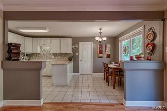 5823 Rabbit Run Drive St. Louis, MO 63129 - Photo 7 of 37 Gallery Image 7