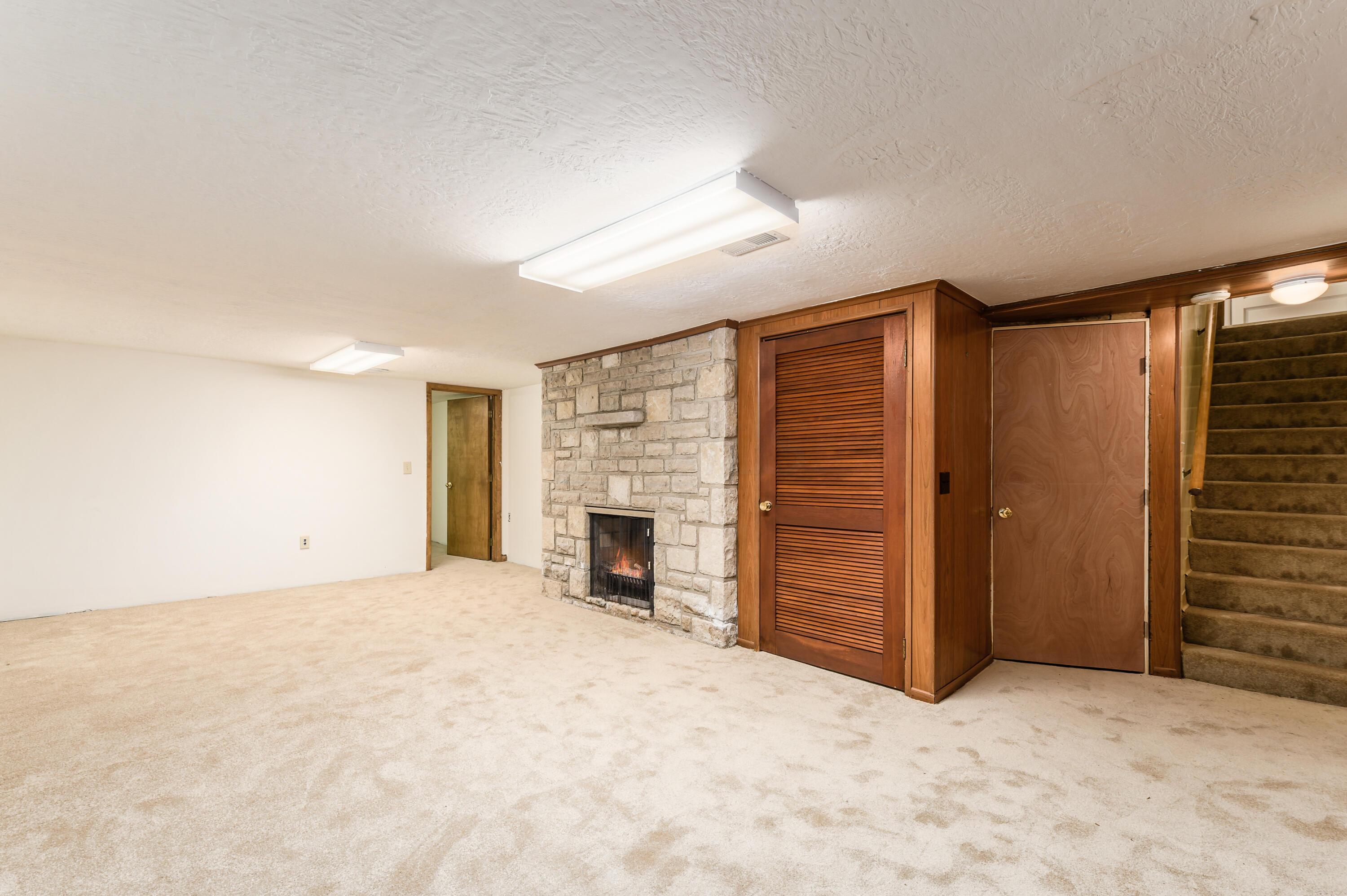 327 South Harding Road Columbus, OH 43209 - Photo 31 of 52 035_a68428_W S Harding Rd-069