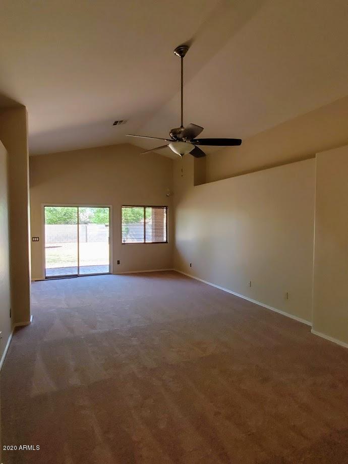 2534 West Maldonado Road Phoenix, AZ 85041 - Photo 10 of 18 2534 W maldonado living room