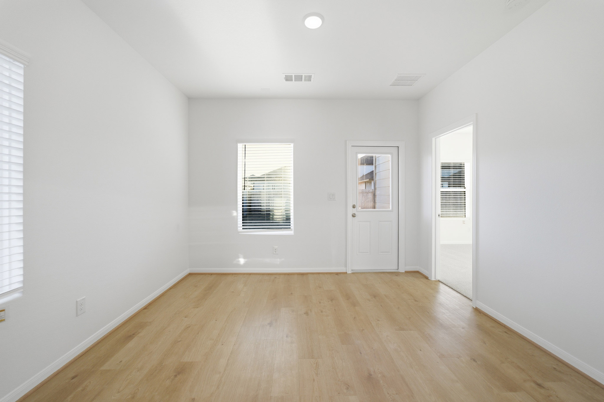 112 Vandervoort Way Jarrell, TX 76537 - Photo 17 of 28