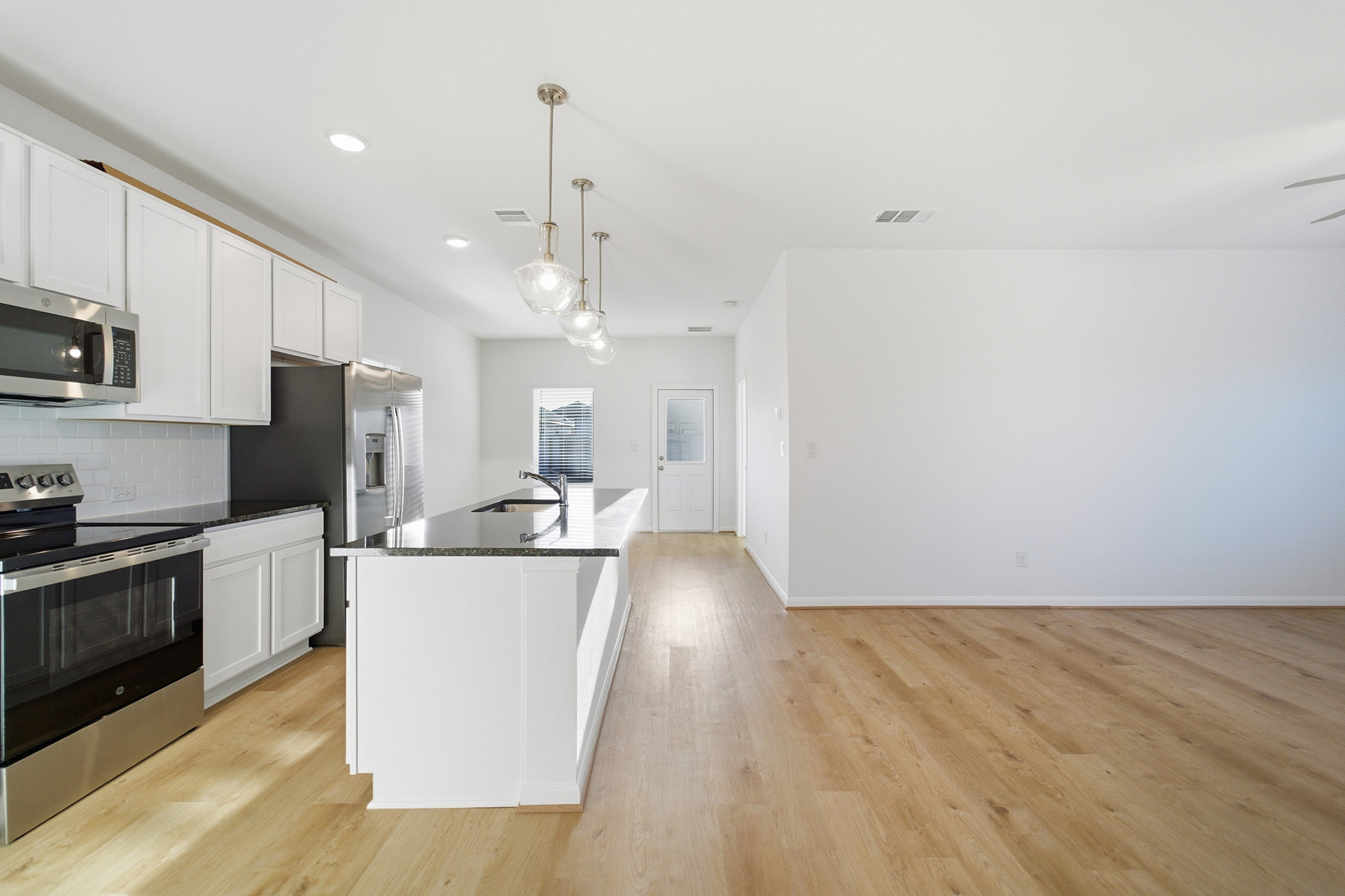 112 Vandervoort Way Jarrell, TX 76537 - Photo 10 of 28