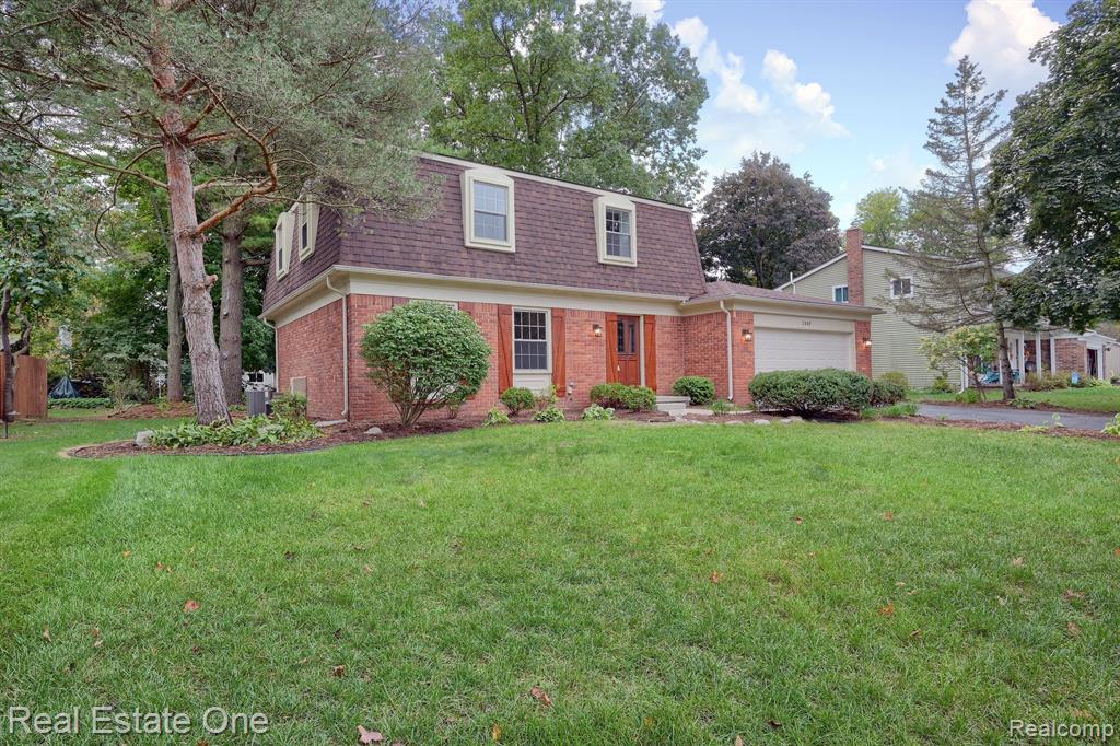 2449 Eaton Gate Road Lake Orion, MI 48360 - Photo 1 of 37 Gallery Image 1
