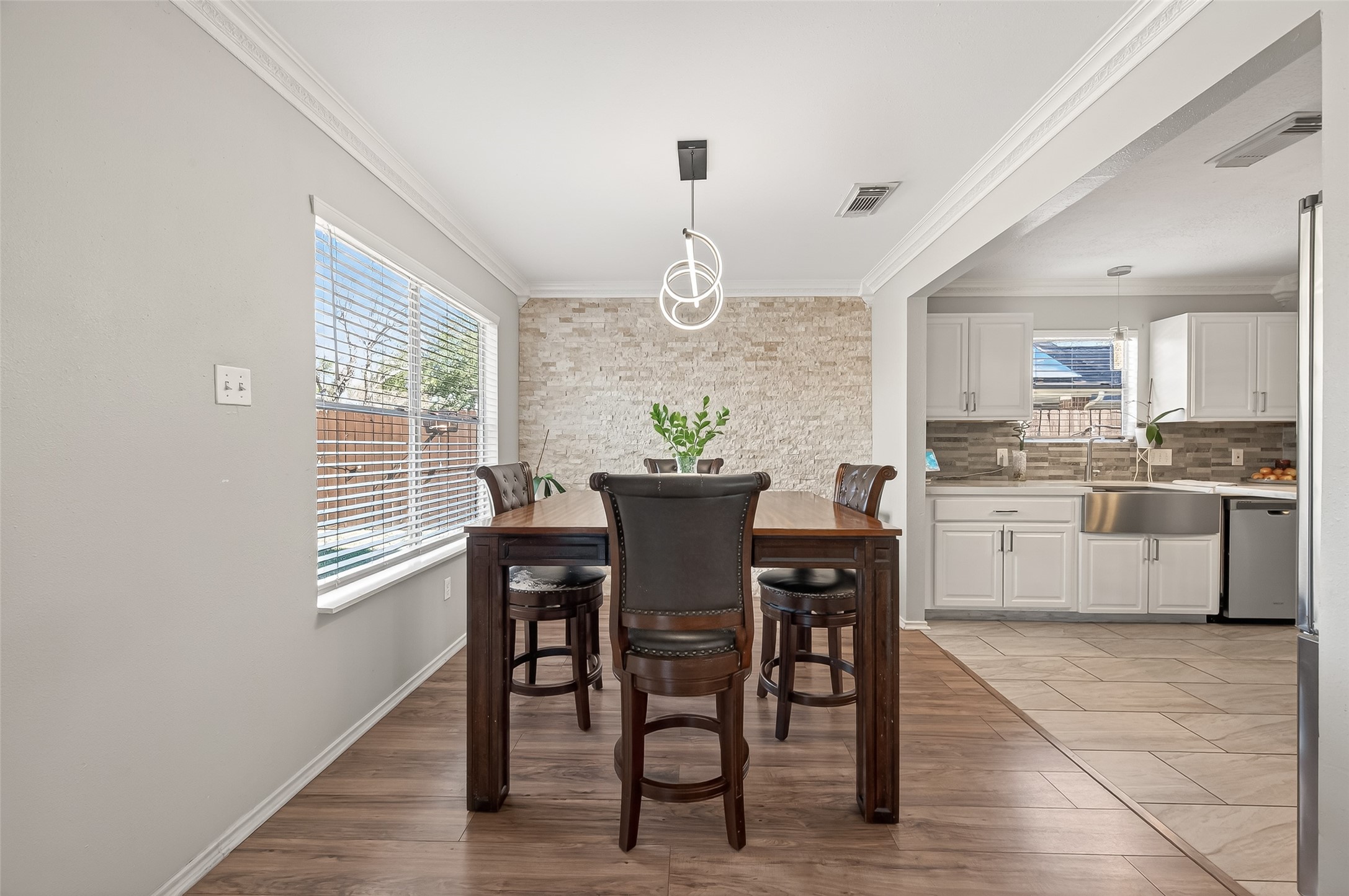 2202 Falling Oaks Road Houston, TX 77038 - Photo 11 of 47