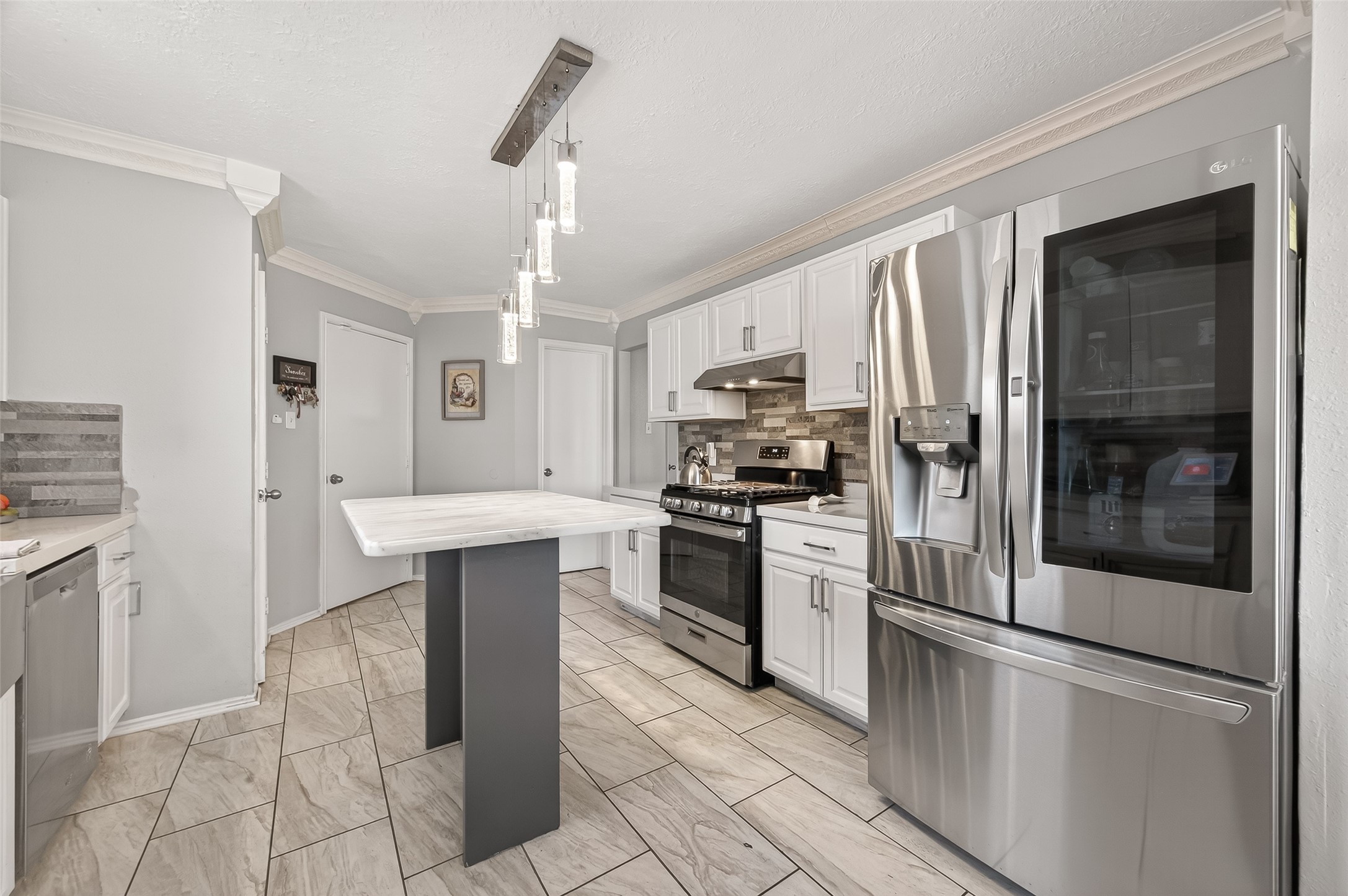 2202 Falling Oaks Road Houston, TX 77038 - Photo 19 of 47