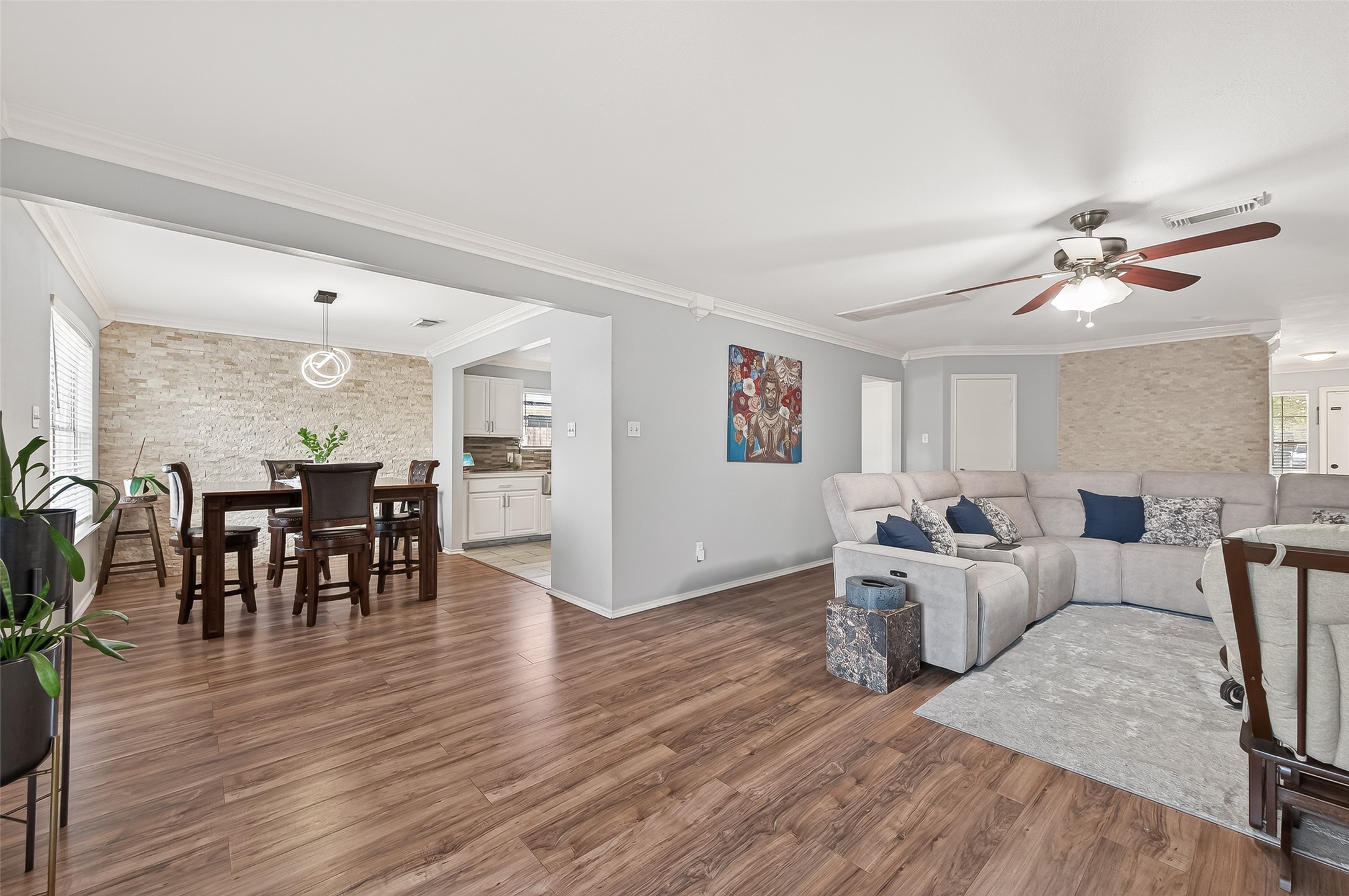 2202 Falling Oaks Road Houston, TX 77038 - Photo 5 of 47