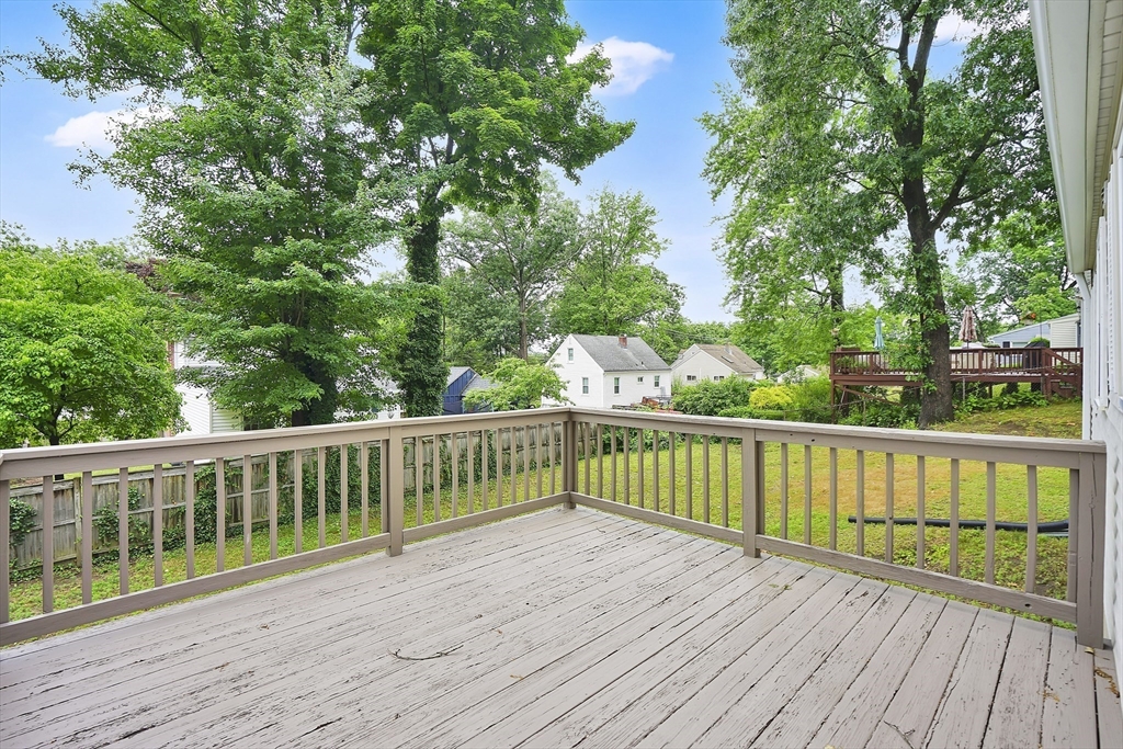 328 Hartwick Street Springfield, MA 01108 - Photo 31 of 37