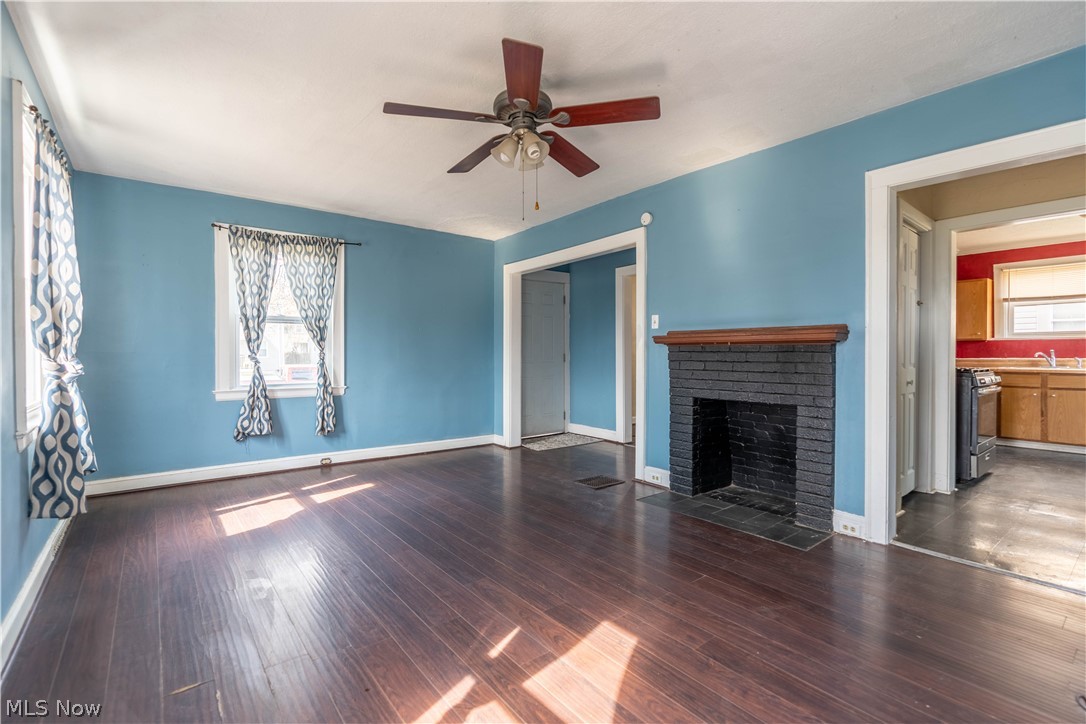1360 Crescent Road Southwest Canton, OH 44710 - Photo 3 of 29