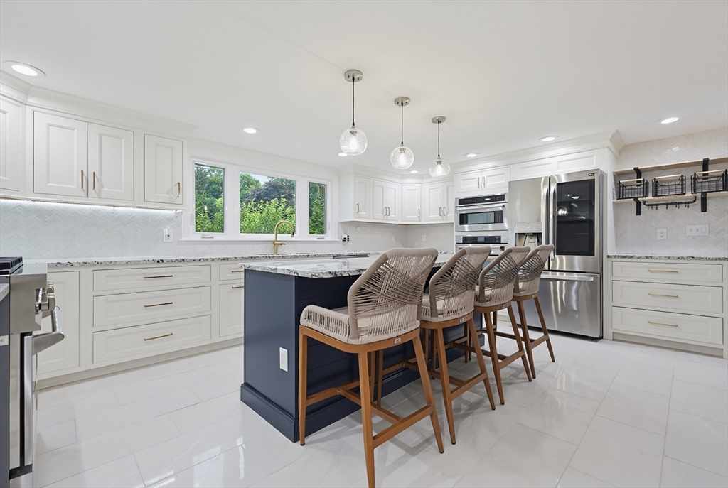 32 Falcon Street Worcester, MA 01603 - Photo 5 of 42