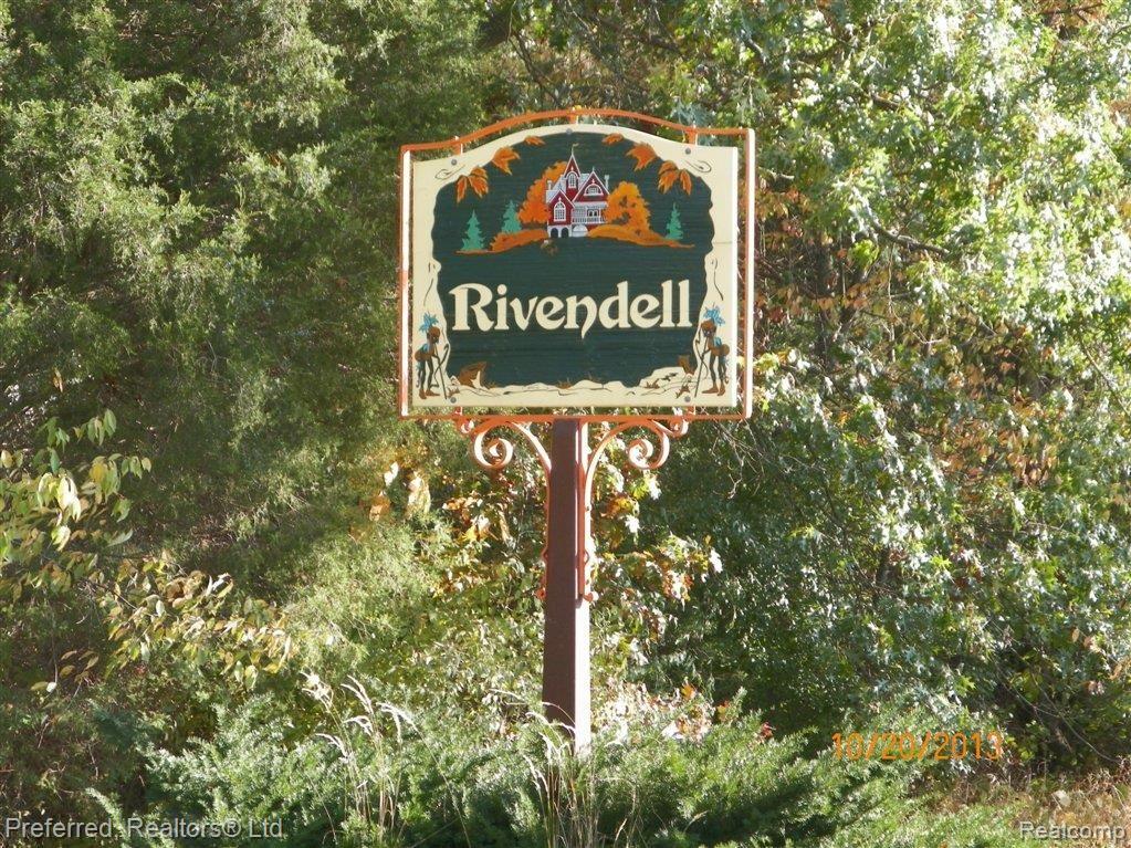 11180 Rivendell Court Pinckney, MI 48169 - Photo 3 of 35 Welcome to Rivendell :-)