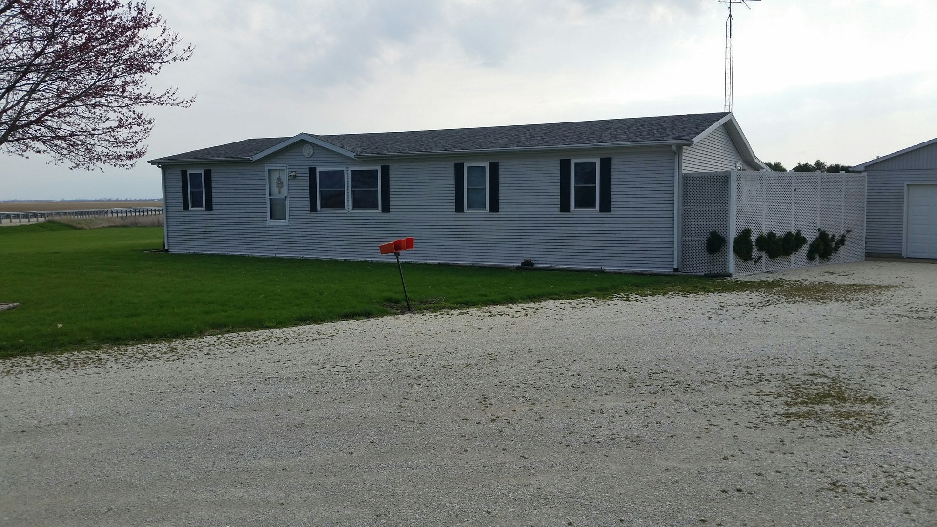 777 East 2950 North Road Clifton, IL 60927 - Photo 1 of 23