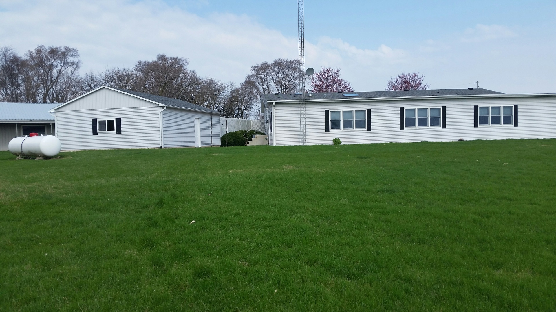 777 East 2950 North Road Clifton, IL 60927 - Photo 3 of 23