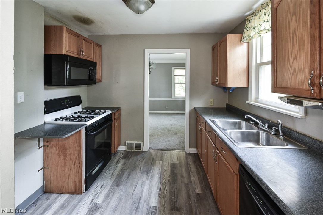 3703 Berkeley Road Cleveland Heights, OH 44118 - Photo 8 of 23