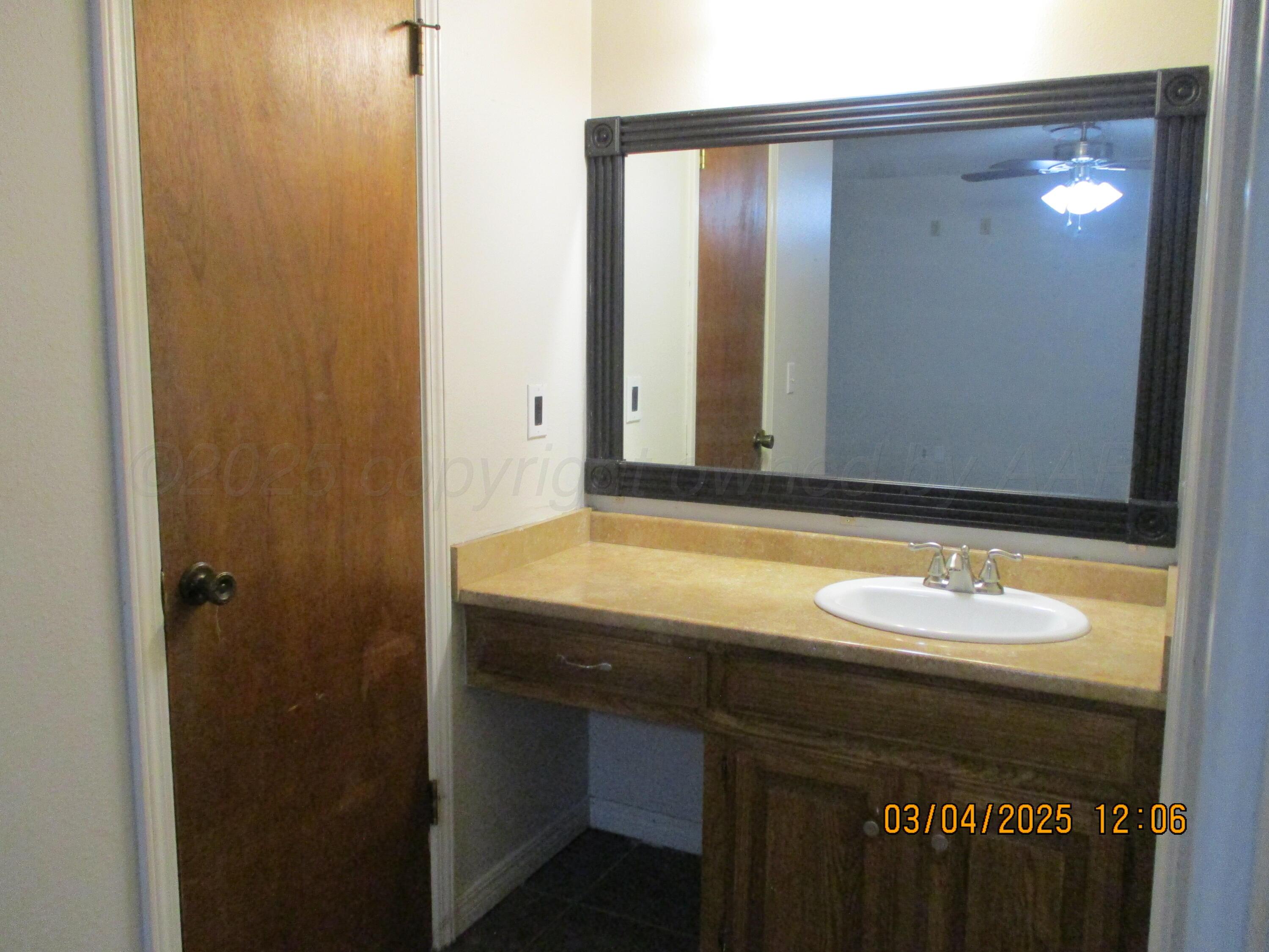 3318 Arlington Drive Amarillo, TX 79106 - Photo 12 of 14 Primary Bath