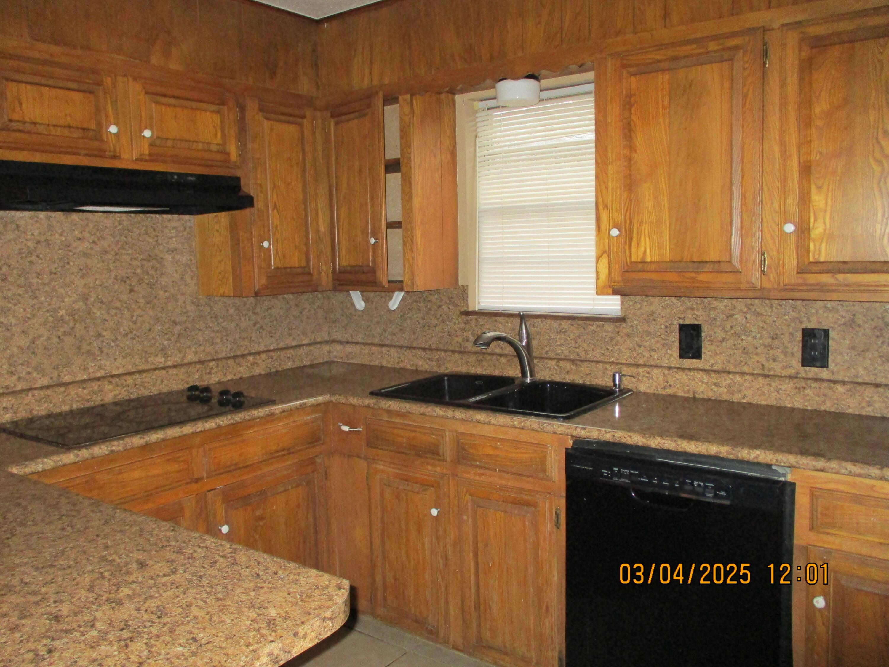 3318 Arlington Drive Amarillo, TX 79106 - Photo 3 of 14 Kitchen