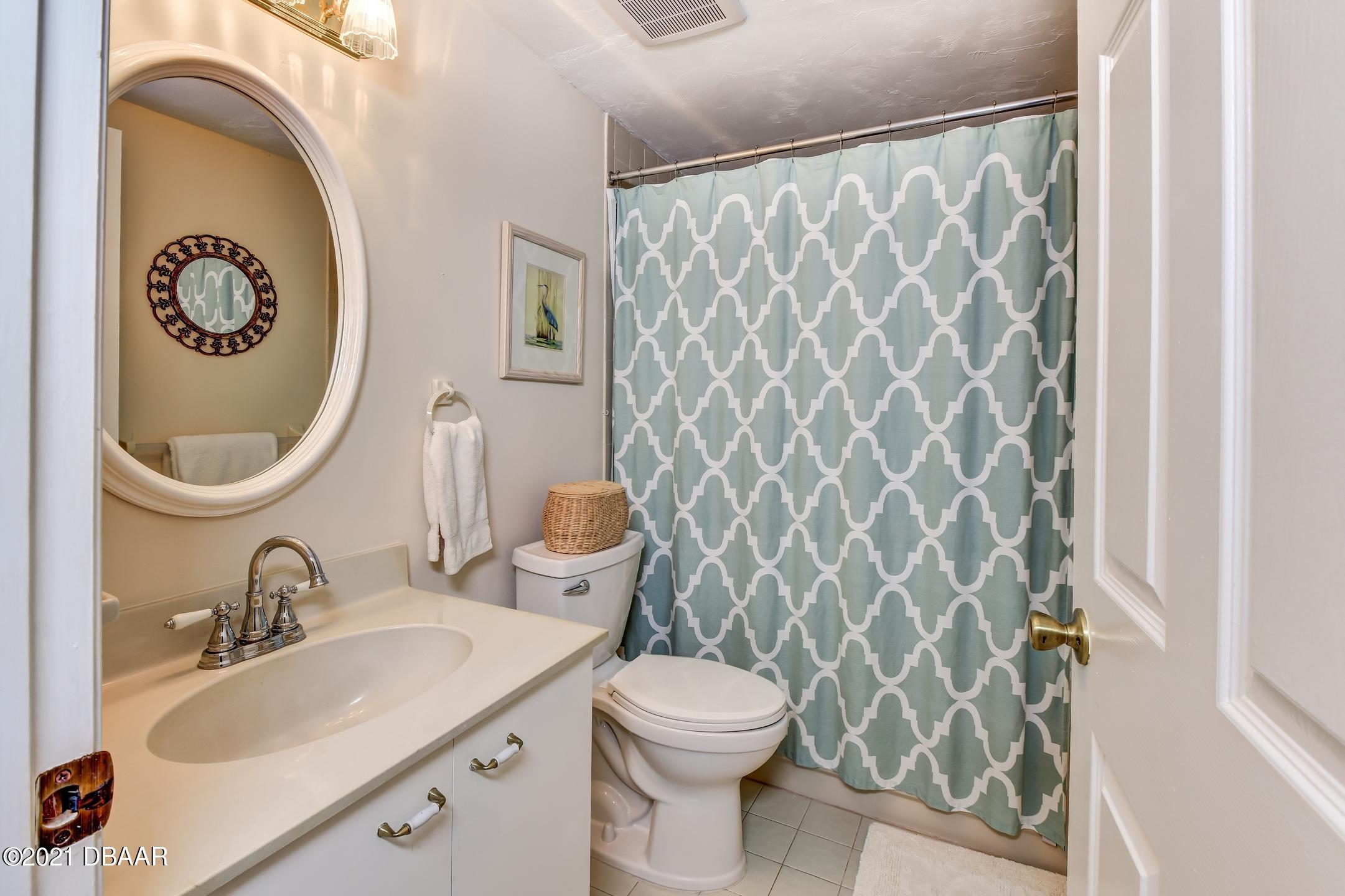 681 Wellington Station Boulevard, Unit 4 Ormond Beach, FL 32174 - Photo 17 of 27 20-Guest Bath
