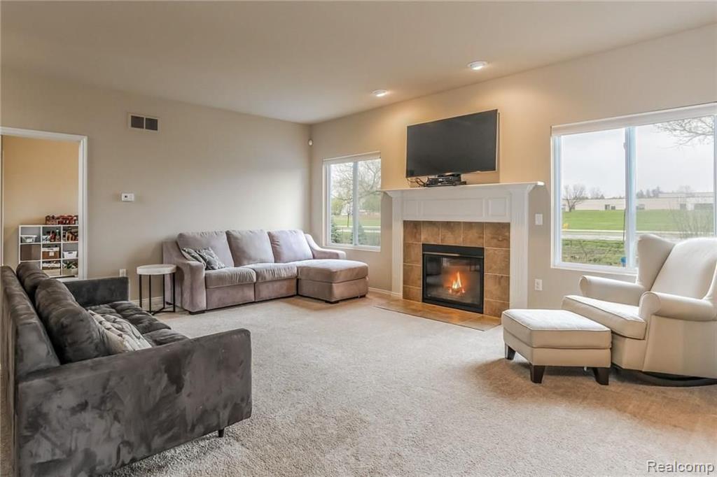 3058 Fantail Court Rochester Hills, MI 48309 - Photo 13 of 43