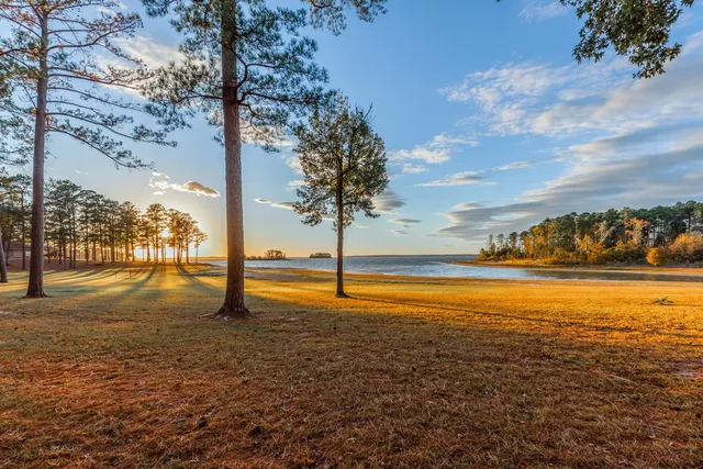 a view of an ocean view