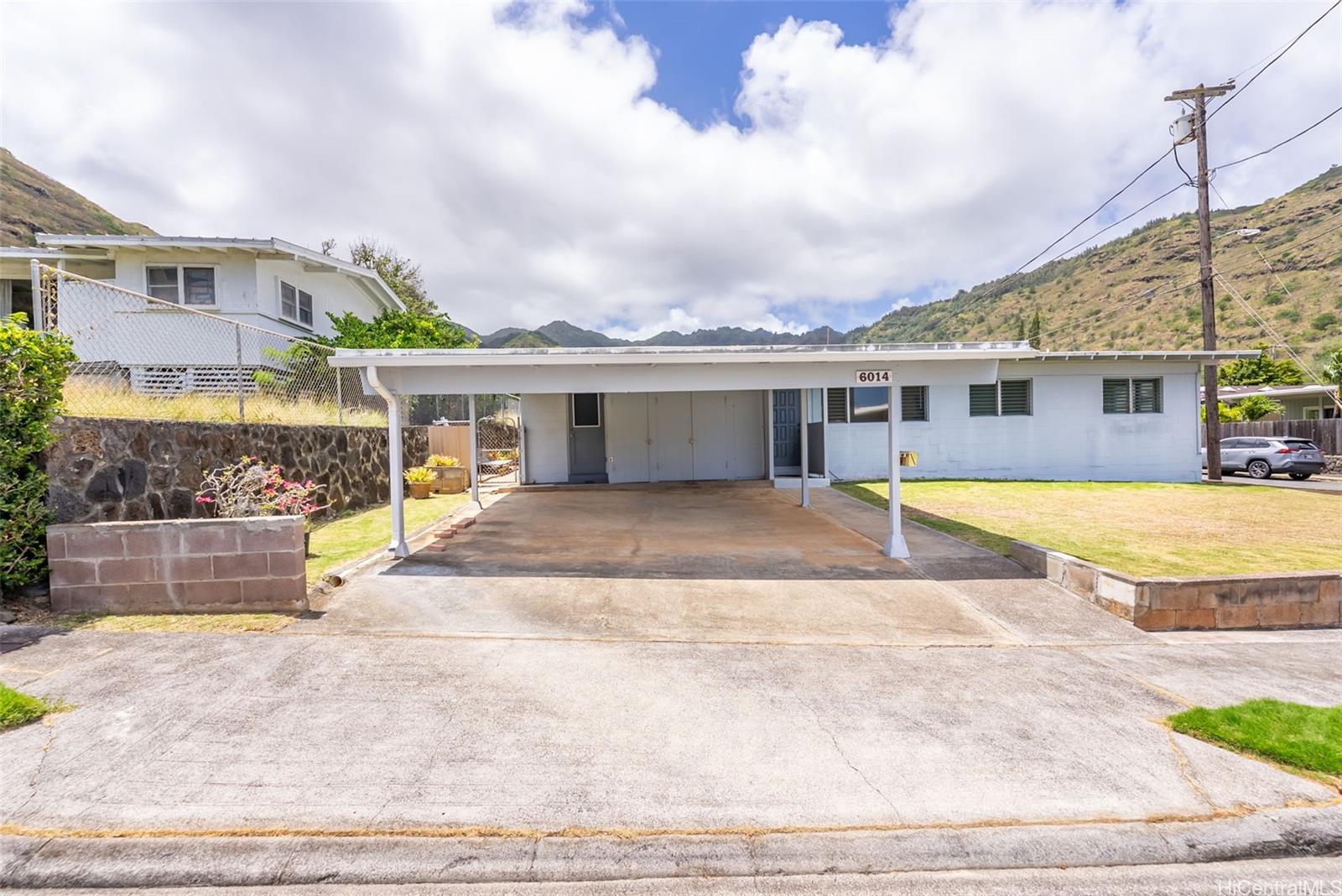 6014 Aimoku Street Honolulu, HI 96821 - Photo 1 of 25