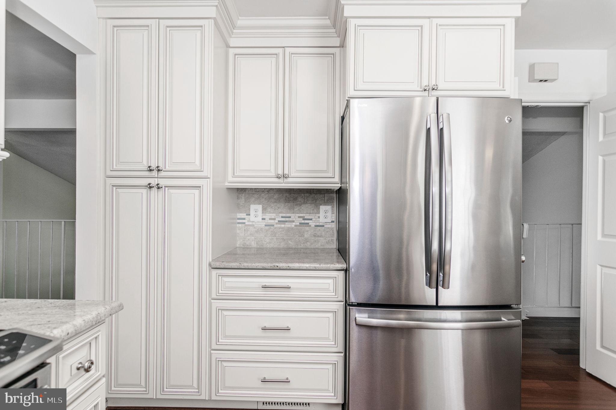 6237 Wilmette Drive Burke, VA 22015 - Photo 14 of 42 Kitchen