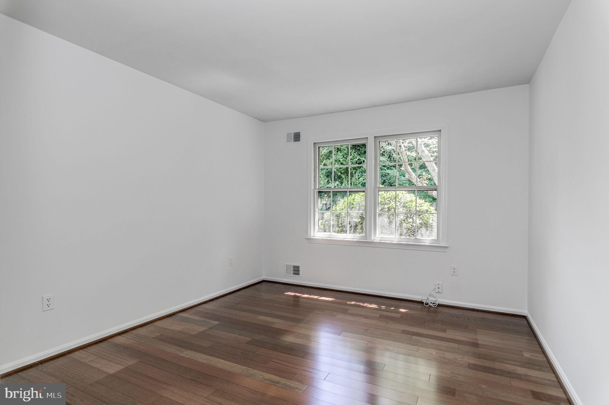 6237 Wilmette Drive Burke, VA 22015 - Photo 26 of 42 Bedroom 3