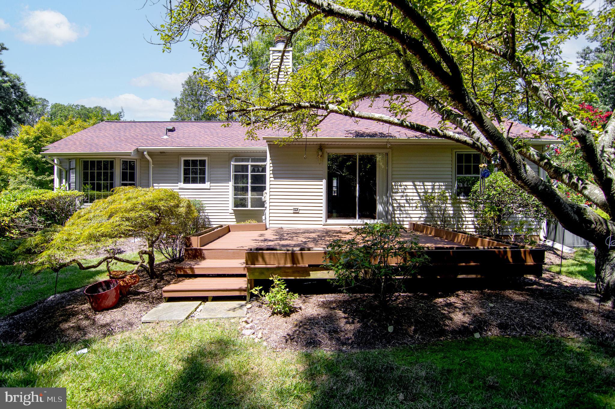 6237 Wilmette Drive Burke, VA 22015 - Photo 36 of 42 Deck on Rear